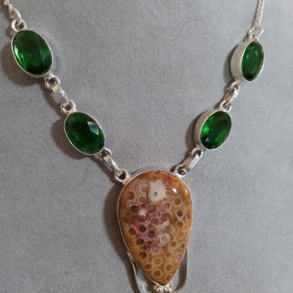 Vtg Jasper and Emerald Necklace - Picture 2 of 5